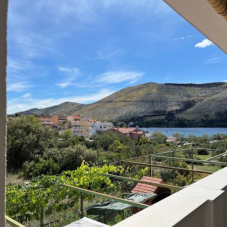 Apartmani Mlinar - Two Bedroom Apartment With Seaview Grebaštica Exteriör bild