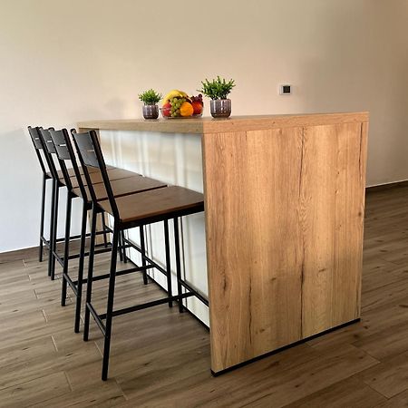 Apartmani Mlinar - Two Bedroom Apartment With Seaview Grebaštica Exteriör bild