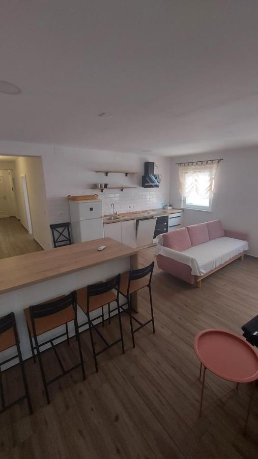 Apartmani Mlinar - Two Bedroom Apartment With Seaview Grebaštica Exteriör bild