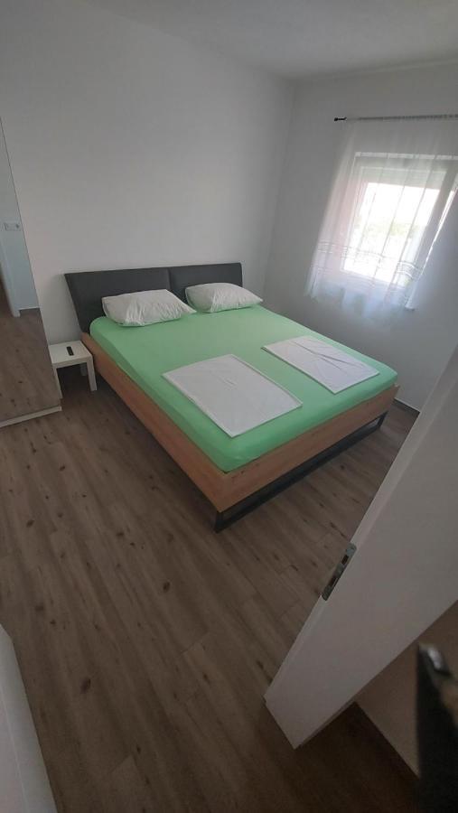 Apartmani Mlinar - Two Bedroom Apartment With Seaview Grebaštica Exteriör bild