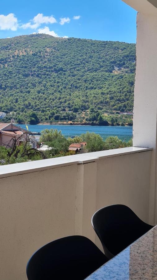 Apartmani Mlinar - Two Bedroom Apartment With Seaview Grebaštica Exteriör bild