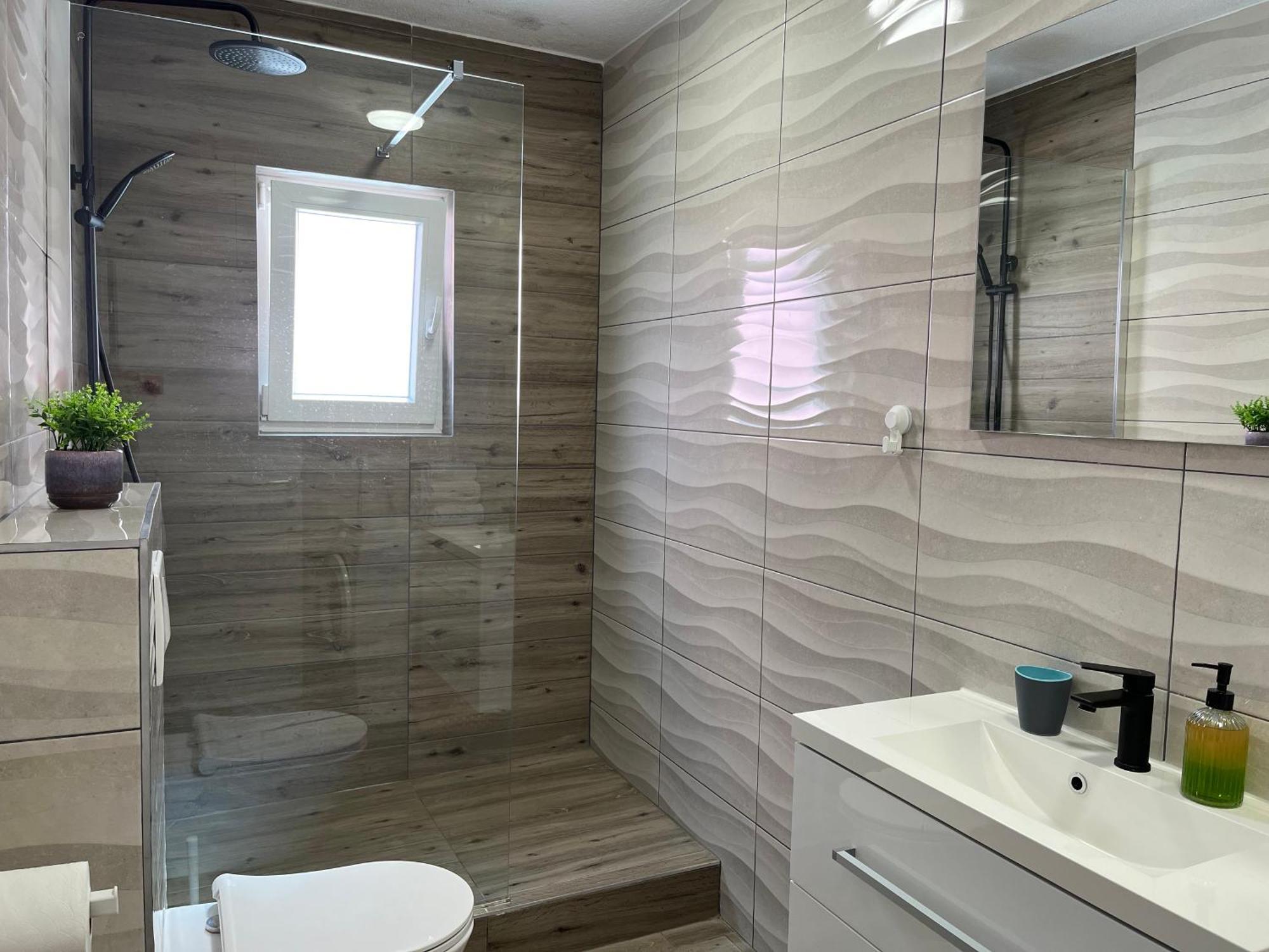Apartmani Mlinar - Two Bedroom Apartment With Seaview Grebaštica Exteriör bild