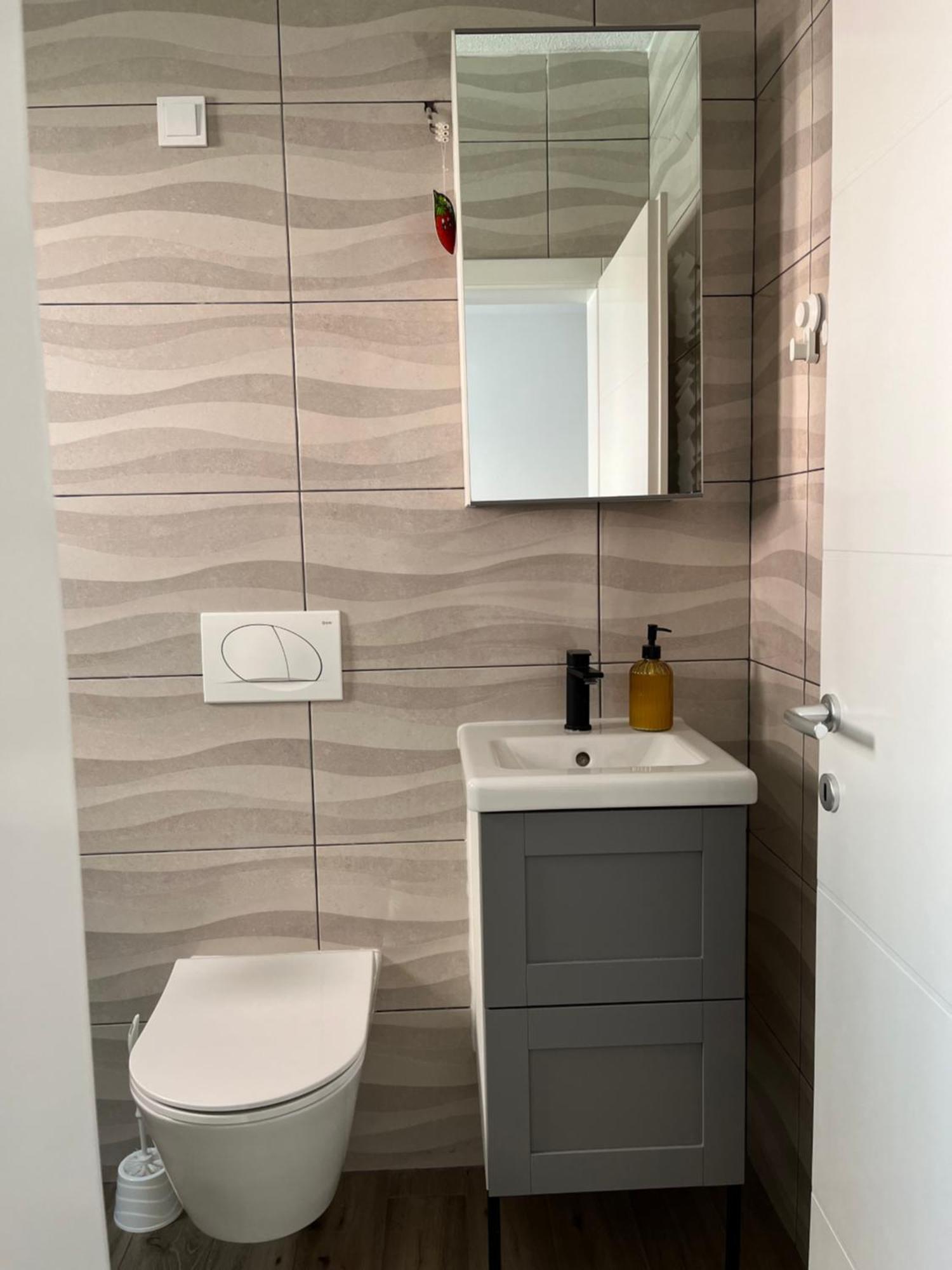 Apartmani Mlinar - Two Bedroom Apartment With Seaview Grebaštica Exteriör bild