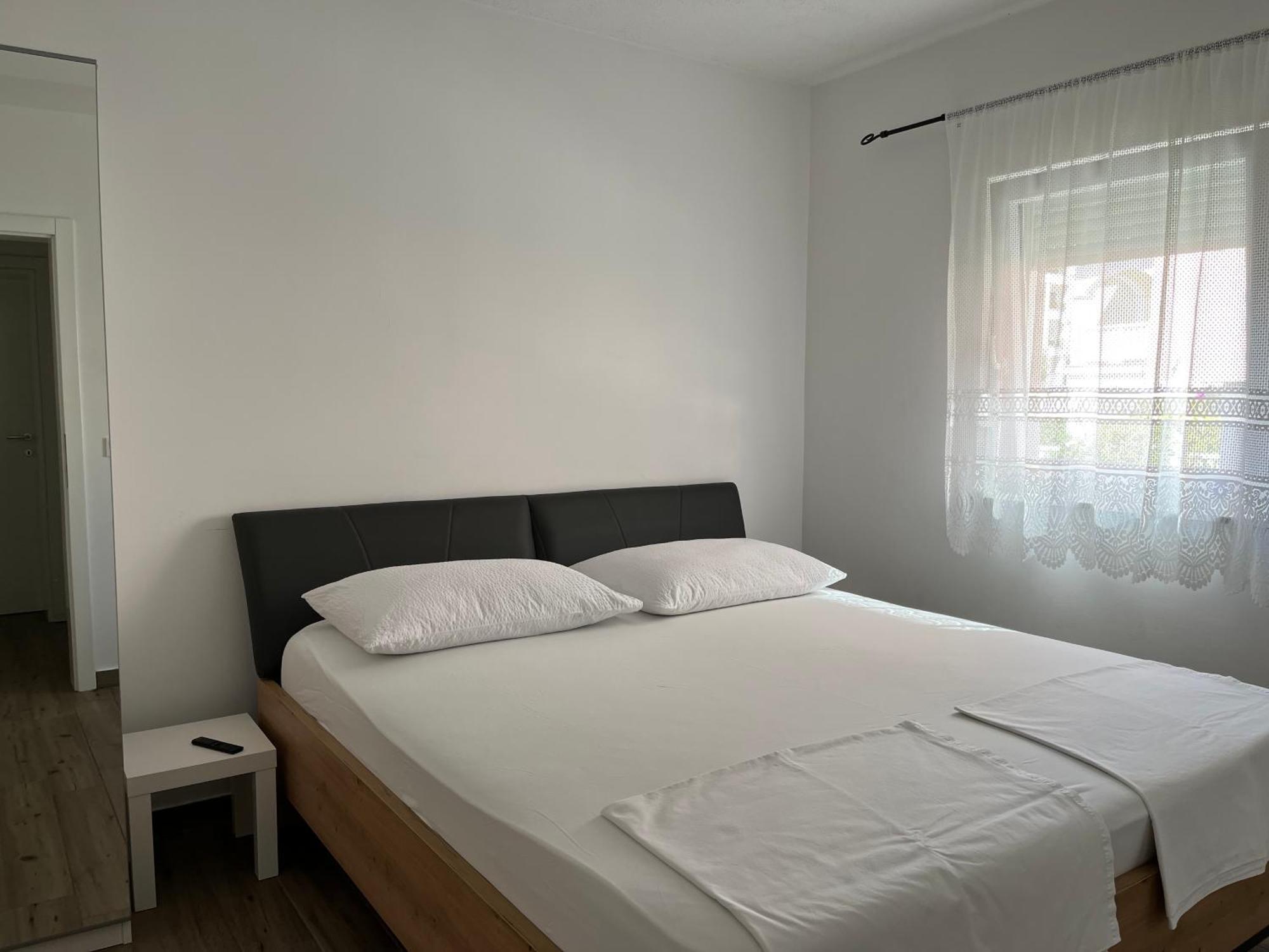 Apartmani Mlinar - Two Bedroom Apartment With Seaview Grebaštica Exteriör bild
